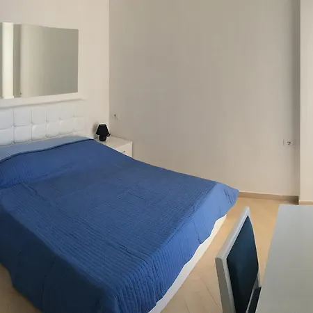 White Σαράντα