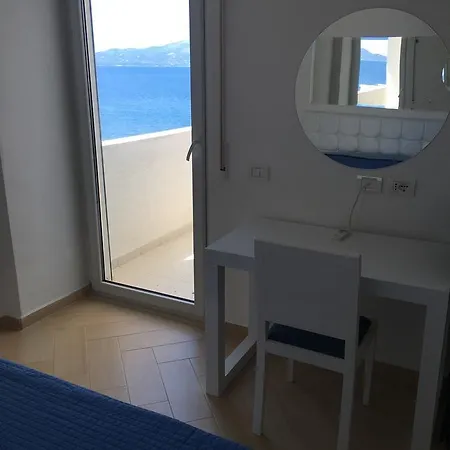 White Σαράντα