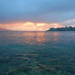 White * Sarandë