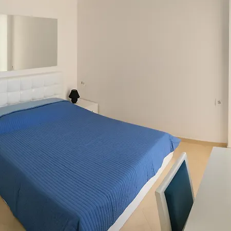 White דירה *